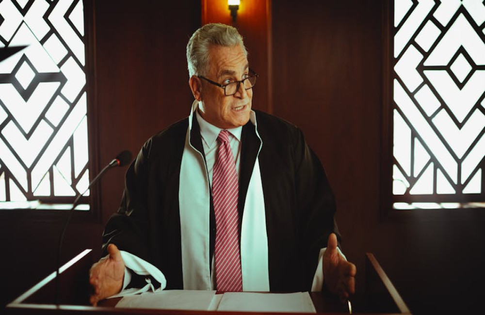 Waarom is Bram Moszkowicz uit zijn ambt gezet?